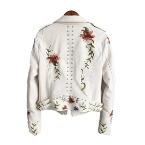 Blouson Moto Femme 2026 en Cuir Véritable Noir avec Broderie Florale, Fermeture Éclair, Coupe Courte, Col Rabattu, Manches Longues - Product Image 4