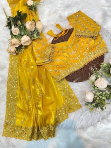 Ropa étnica La mejor tela Última colección Excelente calidad Zimmy Choo Seda con hermosa secuencia de bordado Saris DE TRABAJO - Product Image 4