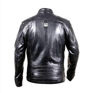 Los pendientes son de diferentes colores - Product Image 4