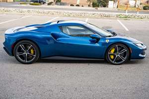 Ferrari 296 GTB 2024, Superdeportivo Híbrido con Motor Eléctrico V6 Twin Turbo de 3.0L, Transmisión Automática, Techo Panorámico - Product Image 3