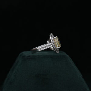 Dernière conception personnalisée jaune coussin coupe laboratoire diamant cultivé 18KT solide or blanc bijoux IGI certifié Bling bague de fiançailles pour - Product Image 3