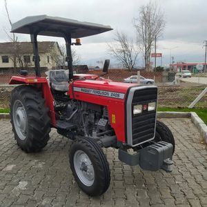 Tracteur agricole Massey Ferguson 240S de qualité supérieure, 40 CV, couleur rouge, avec cabine et moteur visible - Product Image 6