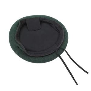 Vente en gros de bérets en laine polyester confortables et chauds personnalisés pour hommes taille réglable activités de plein air - Product Image 3