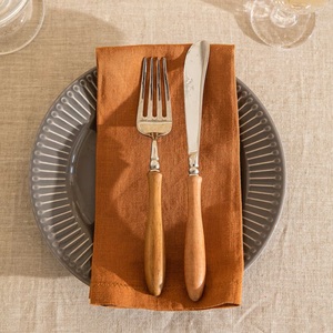 Ensemble de serviettes en lin doux lavé à la pierre, style européen, bio, faites à la main, taille et couleur personnalisées, logo personnalisé, Mi Enterprises Home Dining - Product Image 4