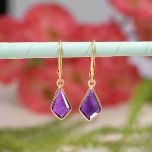 Pendientes colgantes de cometa de amatista, pendientes de gota chapados en oro de 18 quilates, joyería de piedra natal de febrero, pendientes geométricos ligeros para mujer - Product Image 3