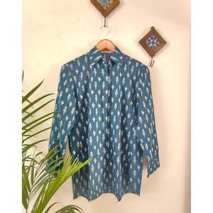 Camisa Larga de Popelina con Botones para Mujer, Estilo Ikat Índigo, 100% Algodón, para Uso Diario - Product Image 2