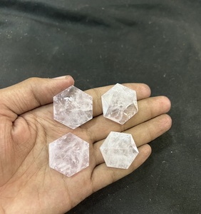 Precio directo de fábrica en estrellas pulidas facetadas de cuarzo rosa natural de ágata Soha para cristales energéticos y curativos a la venta - Product Image 1