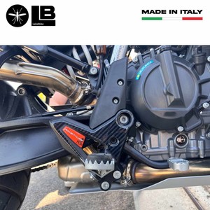 Adesivi 3D per Serbatoio KTM 790-890 Adventure Compatibili con Cavalletti Moto - Product Image 3