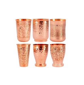 Ensemble de 6 verres en cuivre de conception différente de la meilleure qualité utilisés pour la maison et le service de boissons au bar - Product Image 1