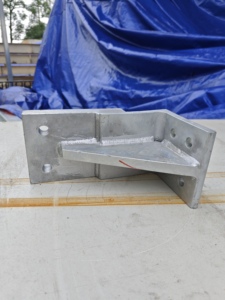 Support de montage en acier soudé robuste, galvanisé, avec trous de fixation pour équipement industriel, marque personnalisée - Product Image 5