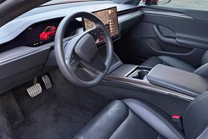 Listo para Enviar: Tesla Model S 2024, Doble Motor, Tracción en las Cuatro Ruedas, Diésel Turbo, Automático, Asientos de Cuero, Autonomía de 405 Millas, Rojo - Product Image 5