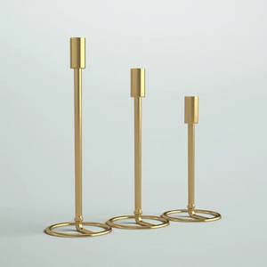 Collection de bougeoirs à pilier en aluminium Bougeoirs modernes en métal doré pour la décoration intérieure Grand décoratif - Product Image 1