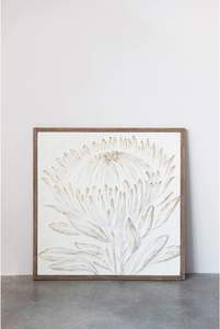 Protea en métal gaufré avec cadre en bois blanc antique avec finition au pinceau doré, 38 "L x 2" W x 38 "H - Product Image 6
