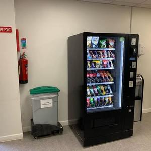 Nouvelle machine distributrice combinée avec écran tactile filaire, écologique, garantie 3 ans, accepte les paiements par pièces, cartes, espèces et application, pour snacks - Product Image 3