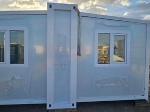 Casa prefabricada portatil de 27m2 con 4 Ventanas, Puertas, Electricidad, Suelo para Oficina, caseta o casa huesped. - Product Image 3