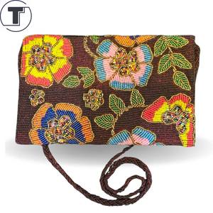 กระเป๋าบาแก็ตประดับลูกปัดทำด้วยมืออินเดียพร้อมที่จับกระเป๋าถือแบบสบายๆหลากสีทำด้วยมือโดยช่างฝีมือท้องถิ่น - Product Image 3