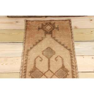 Tapis turc vintage 1,6x3,2 pi (48x97 cm), tapis persan brun - Product Image 3