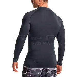 Por encargo de los hombres de MMA de manga corta Rash Guard transpirable de secado rápido Ecológico Spandex Poliéster Servicio OEM - Product Image 2