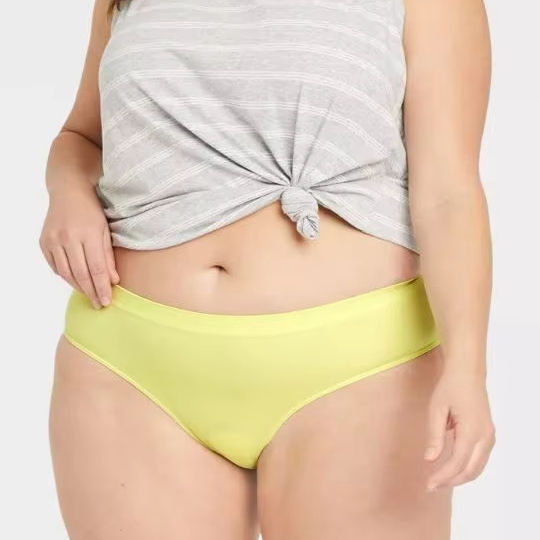 Women Seamless Panties Sexy Solid Colour Thong Plus Size Underwear Low Rise  90% Nylon, 10% Spandex Material From Bangladesh