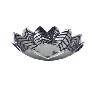 Vente en gros bol en métal en forme de fleur couleur nickel argent saladier pour cuisine et décoration de table faits à la main - Product Image 1