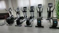 Elliptique de fitness intérieur BN Stable à base incurvée, faible vibration, pédalage silencieux, entraînement musculaire complet du corps