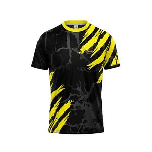 T-shirt décontracté en coton pour homme avec finition unie, col rond, construction tricotée et propriétés anti-plis faciles d'entretien - Product Image 1