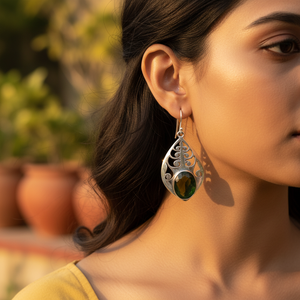 Pendientes de Plata de Ley 925 con Forma de Lágrima para Mujer, Adornados con Piedras Preciosas Verdes - Product Image 3