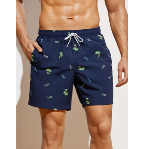 Shorts d'été pour hommes à imprimé tendance, shorts en polyester personnalisés avec poches, shorts tendance pour hommes - Product Image 5