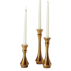 Portavelas de metal con acabado dorado Portavelas de metal de Mesa para el Hogar disponible Portavelas hecho a mano a un precio asequible - Product Image 4