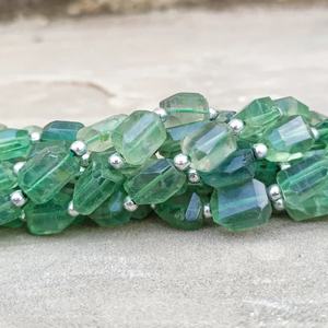 Perles en forme de pépite de fraise verte perles de pépite en vrac de quartz de fraise perles de culbutage de forme inégale pour la fabrication de bijoux de créateur - Product Image 6