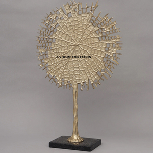 Statue humaine en chrome doré tendance avec base en bois, événements de mariage, présentation élégante, modèle de sculpture de forme carrée - Product Image 5