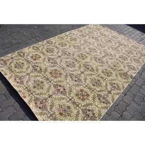 Vintage Large Rug 5.6x9.1 ft (171x278 cm), Turkish <b>Brown</b> Polka dot <b>Wool</b> Rug - Product Image 3