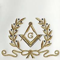 Tablier de Maître Maçon en Cuir Bleu Marine, Symboles des Piliers, Régalia Maçonnique Brodé Fait Main, Forme Carrée Confortable OES