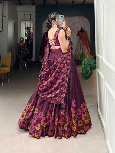 Belle Lehenga Choli imprimé floral avec feuille de travail - Product Image 2