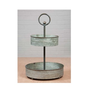 แท่นวางเค้กโลหะชุบสังกะสีสามชั้นแบบเรียบง่ายพร้อมที่จับไม้และขอบสีดำสำหรับงานเลี้ยงวันเกิดและงานแต่งงาน - Product Image 4