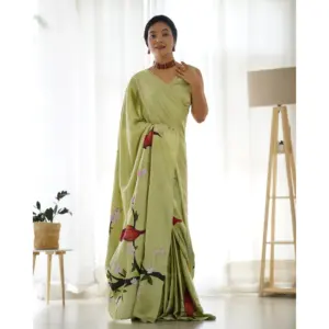 Magnifique sari en satin Banarasi vert Riva avec peinture à la main, léger, doux, pour les fêtes et les mariages indiens, pour femmes - Product Image 6