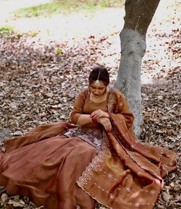 Ensemble traditionnel indien pakistanais en soie brodée Salwar Kameez Lehenga Choli pour femmes, tenue de fête de mariage - Product Image 4