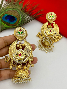 Pendientes tradicionales de estilo Amrapali para mujer, Pendientes colgantes de declaración étnicos indios hechos a mano, acabado dorado antiguo Jhumki - Product Image 4