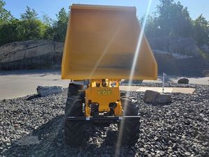 Chargeuse frontale JCB 1T-2E d'occasion, 4x4, mini-remorque benne - Product Image 5
