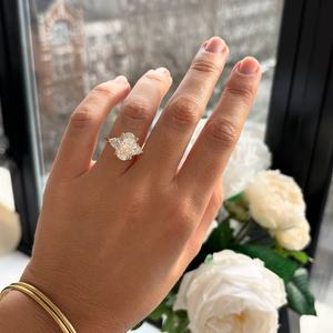 Bague de fiançailles en moissanite taille ovale de luxe, trois pierres, sertie or, argent, platine, bijoux fins, prix d'usine - Product Image 2