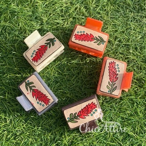 Mini pinzas para el pelo de cuero grabadas hechas a mano con estilo occidental, accesorios para el cabello para mujer, novedad - Product Image 1