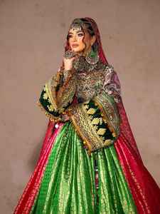 Robe de bal longue en lin vintage afghane pour femme, broderie traditionnelle, délicat travail de perles, détail de boutons naturels, spéciale - Product Image 3