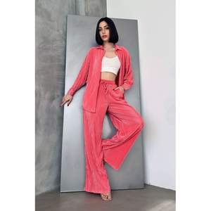 กางเกงพลีทสีชมพูบานเย็นสำหรับผู้หญิง ยี่ห้อ Topshow ขายส่ง - Product Image 4