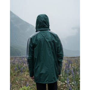 Veste de pluie de style rue imperméable pour l'hiver avec logo personnalisé de haute qualité brodé de coutures légères pour hommes - Product Image 4