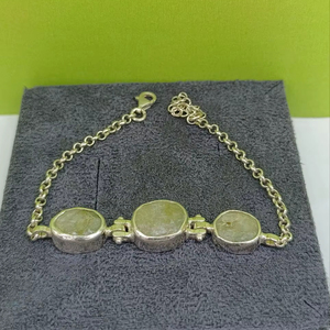 Pulsera moderna de plata de ley 925 con piedra esmeralda, joyería de lujo hecha a mano para mujer, diseño original de Estambul - Product Image 1