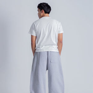 Camiseta Unisex Lisa Blanca de Manga Corta con Cuello Redondo, Corte Regular, 100% Algodón, Estilo Casual, Corte Cuadrado, OEM ODM, Venta al por Mayor, Camiseta Lisa - Product Image 2