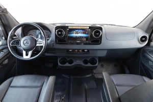 LISTO PARA CONDUCIR - USADO, VOLANTE A LA IZQUIERDA |   Volante a la derecha |   Mercedes-Benz Sprinter 4500 2021 con Cocina Móvil - Product Image 5