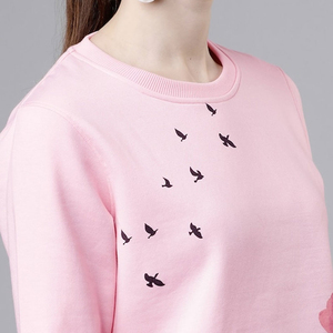 Sweat-shirts pour femmes sur mesure OEM en gros - Séchage rapide, respirants, grandes tailles, vêtements décontractés, options de personnalisation des couleurs sur le devant - Product Image 2
