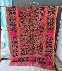 ผ้าห่ม suzani อินเดียผ้ากำมะหยี่ปักลายดอกไม้สำหรับห้องนอน - Product Image 2