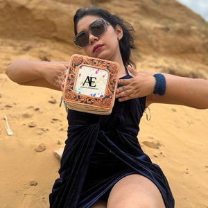 Real 100% pelo de vaca genuino en joyería de cuero organizador de joyería de viaje mínimo cuero en relieve mejores almacenes de joyería personalizados - Product Image 1